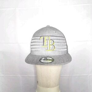 Tampa Bay Buccaneers Hat Cap Strap Back Gray New‎ Era 9Fifty Mesh Trucker